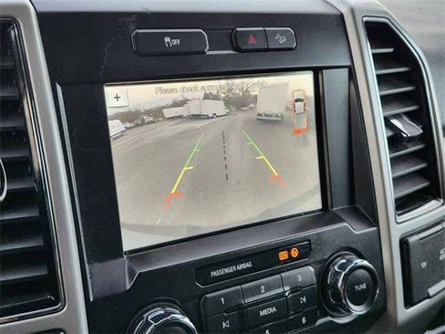 Certified 2019 Ford F250 Lariat w/ Chrome Package image 21