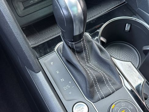 Used 2022 Volkswagen Atlas Cross Sport SE image 21