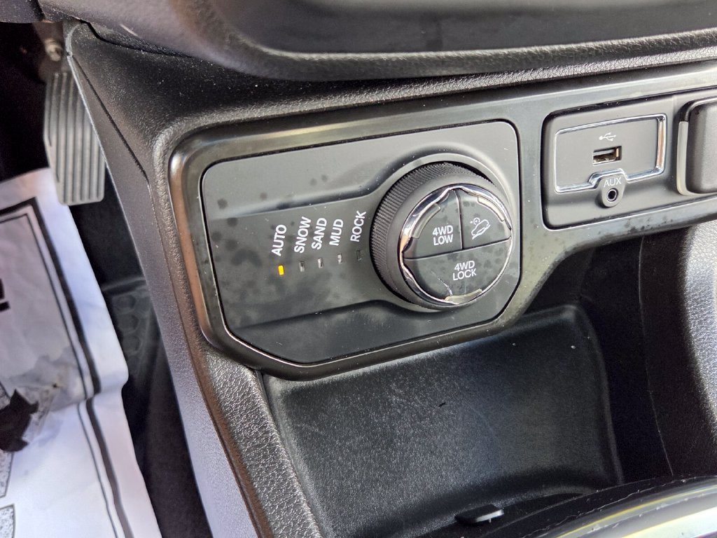 Used 2023 Jeep Renegade Trailhawk w/ Sun/Sound Group AWD/4WD image 27
