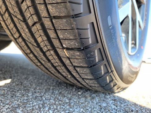 Certified 2023 Jeep Grand Cherokee Limited image 18