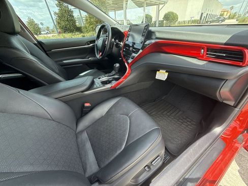 Used 2022 Toyota Camry XSE w/ Navigation Package image 15