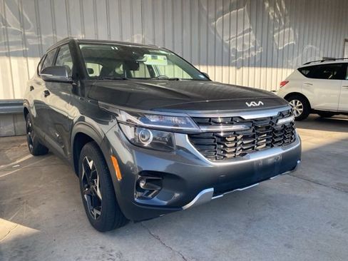 Used 2025 Kia Seltos S image 2