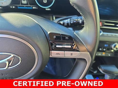 Certified 2023 Hyundai Elantra Limited w/ Preferred Accessory Package image 18