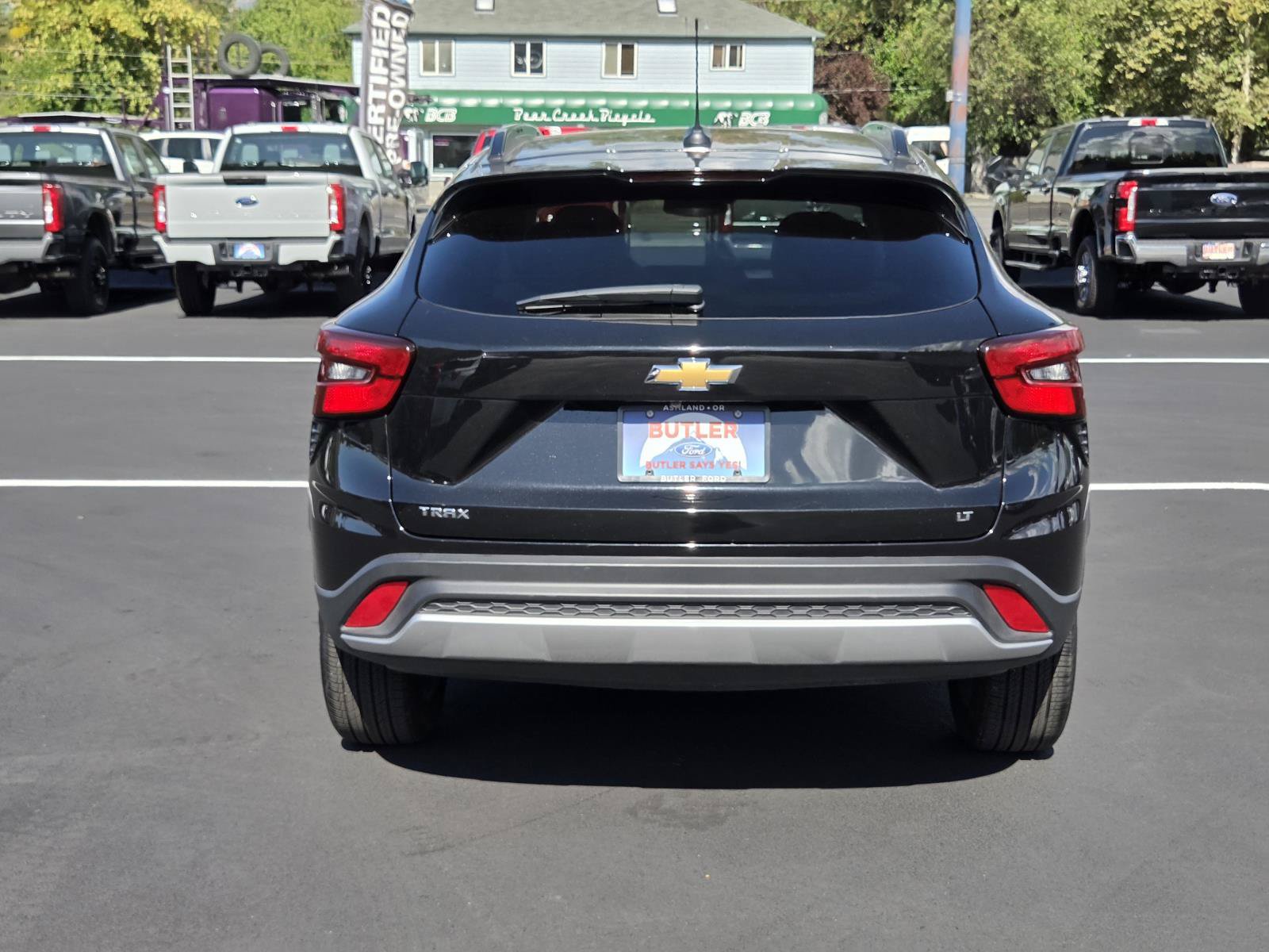 Used 2025 Chevrolet Trax LT w/ LT Convenience Package FWD image 6