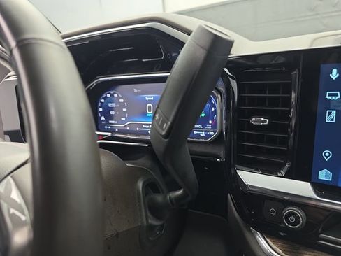 Used 2025 Chevrolet Silverado 1500 LT image 38