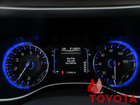 Used 2017 Chrysler Pacifica Touring-L image 16