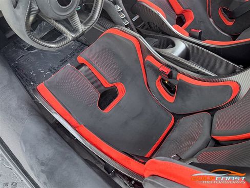 Used 2021 McLaren 765LT RWD image 23