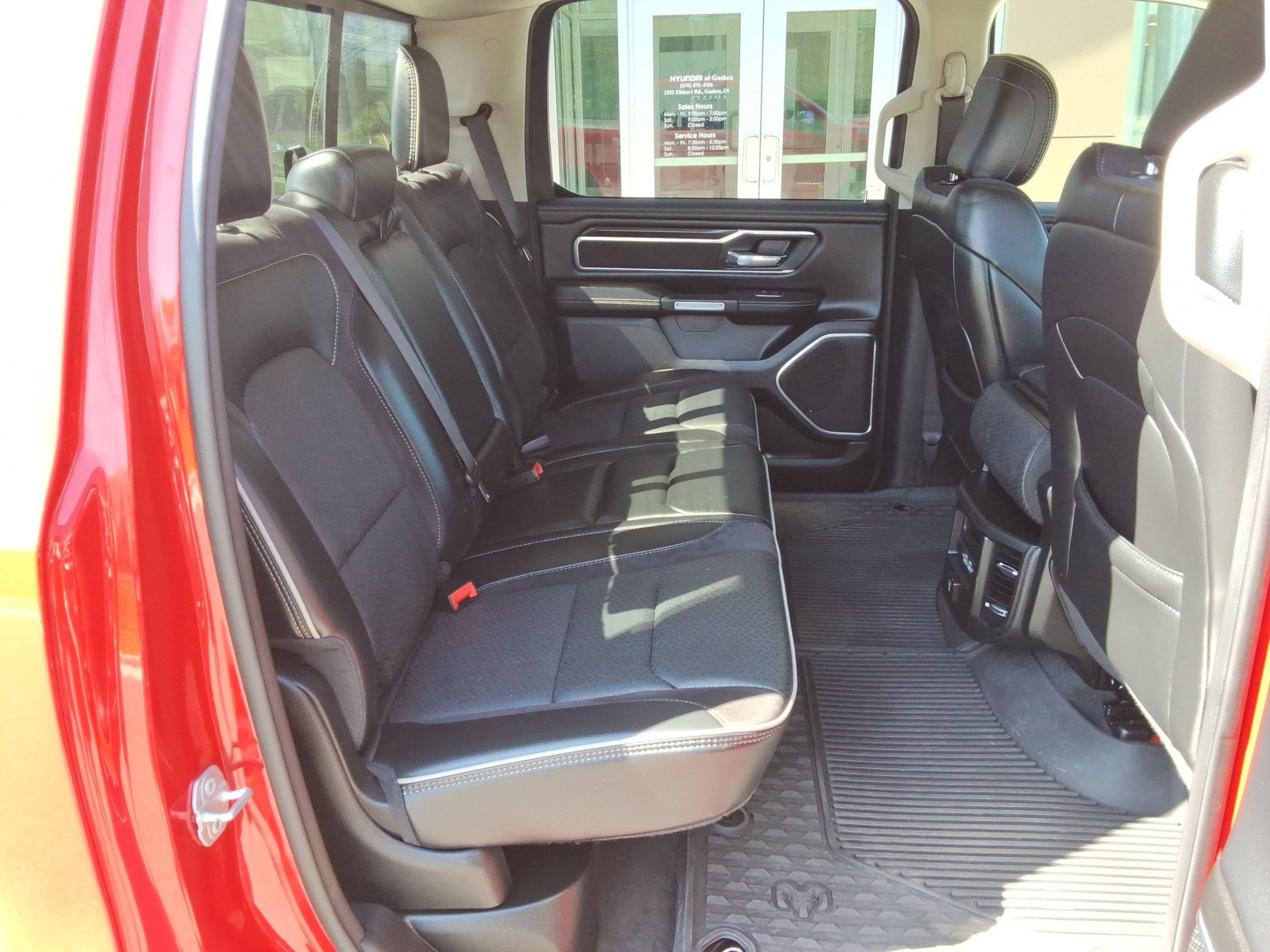 Used 2022 RAM 1500 Laramie AWD/4WD image 35