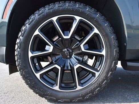 Certified 2025 Chevrolet Tahoe RST w/ RST Capability Package image 18