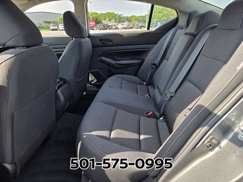 Used 2025 Nissan Altima 2.5 SV FWD image 12