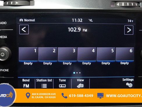 Used 2018 Volkswagen Golf S image 21