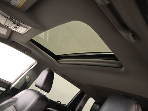 Used 2018 Toyota Highlander XLE image 15