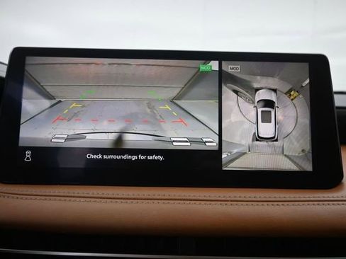 Used 2023 INFINITI QX60 Sensory w/ Cargo Package AWD/4WD image 17