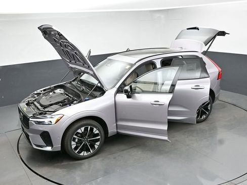 New 2026 Volvo XC60 B5 Plus w/ Protection Package Premier image 53