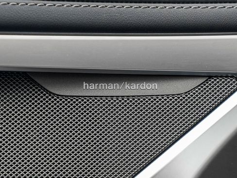 Used 2022 BMW M850i xDrive Convertible w/ Driving Assistance Package image 17