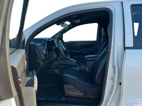 Used 2023 Chevrolet Colorado Trail Boss w/ Technology Package image 14