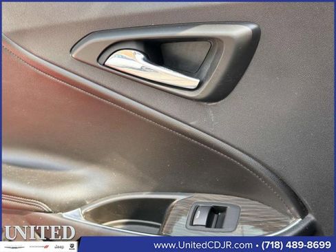 Used 2017 Chevrolet Malibu Premier w/ Premier Sun and Wheel Package image 21