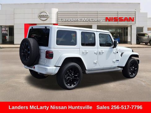 Used 2021 Jeep Wrangler Unlimited Sahara AWD/4WD image 3