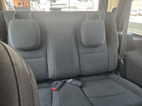 Used 2018 Jeep Wrangler Sport AWD/4WD image 21