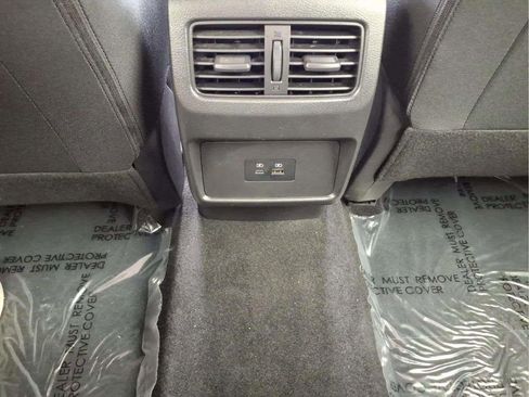 Used 2023 Nissan Rogue SV FWD image 13