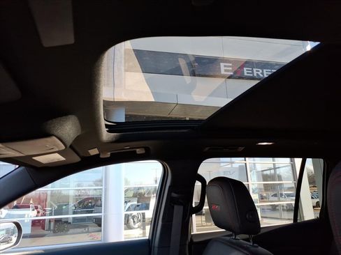 Used 2026 Chevrolet Traverse Z71 w/ Driver Confidence Package image 28