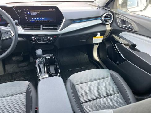 New 2026 Chevrolet Trax LT image 16