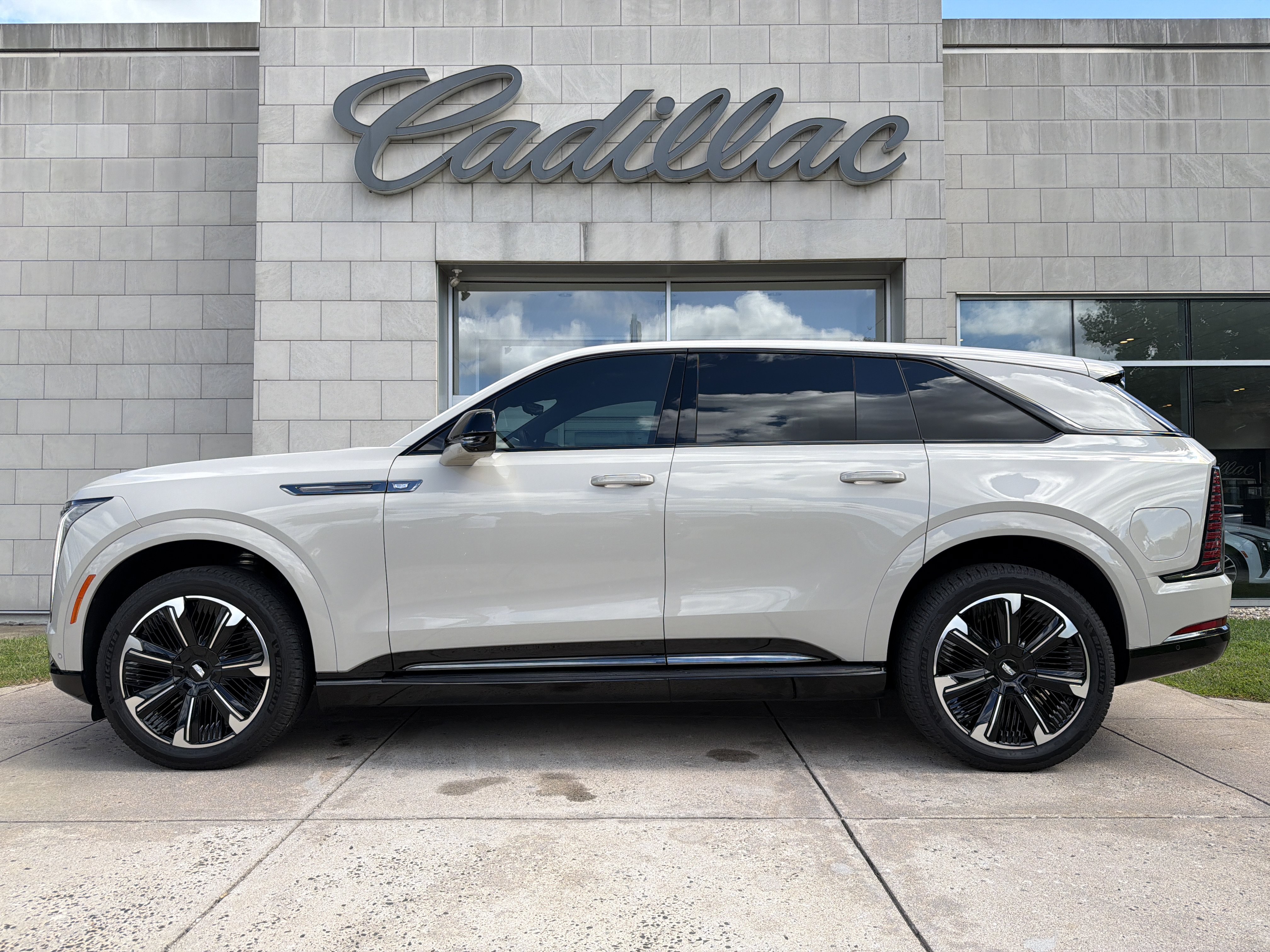 Used 2026 Cadillac Escalade IQ Sport 2 AWD/4WD image 10