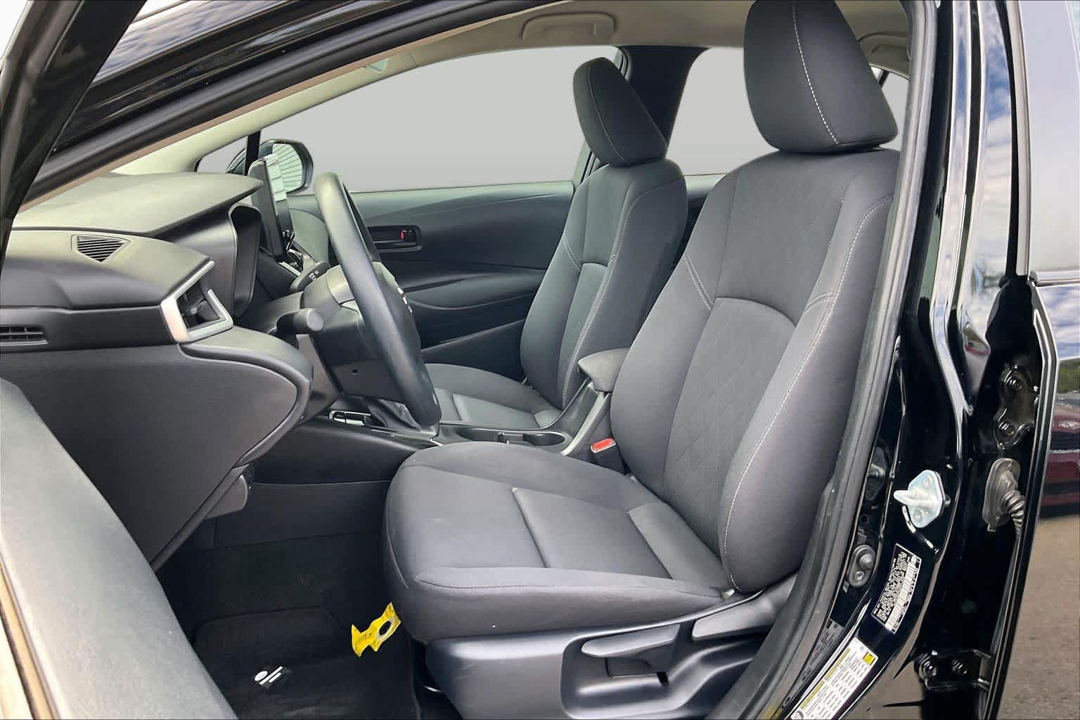 Used 2024 Toyota Corolla LE FWD image 8