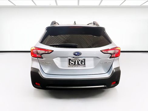Used 2024 Subaru Outback Premium image 5