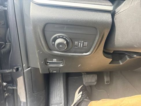 Used 2022 Jeep Grand Cherokee Limited RWD image 35