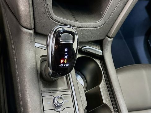 Used 2025 Cadillac XT6 Premium Luxury image 25