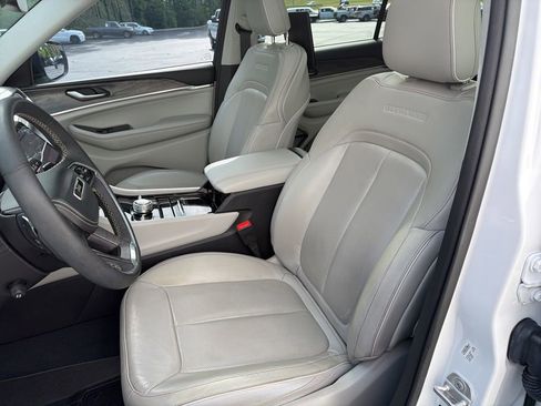 Certified 2023 Jeep Grand Cherokee L Overland w/ Rear Seat Video Group I AWD/4WD image 52