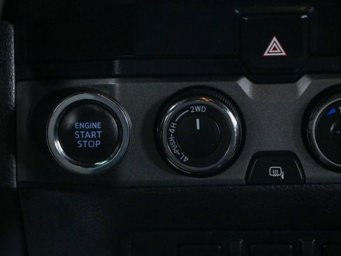 Used 2022 Toyota Tacoma TRD Sport w/ Technology Package AWD/4WD image 22