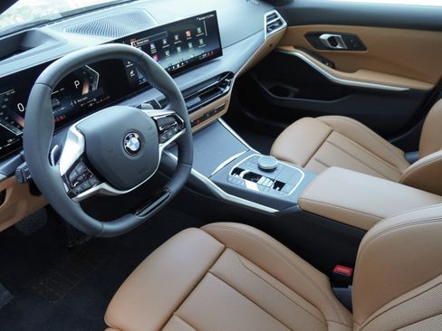 Certified 2025 BMW 330i Sedan RWD image 9