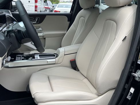 New 2026 Mercedes-Benz GLB 250 4MATIC image 18