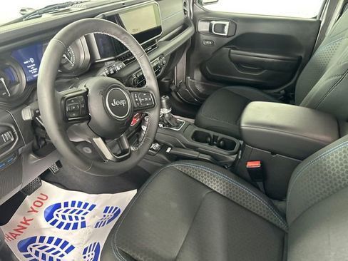 Used 2025 Jeep Wrangler Unlimited Rubicon 4xe w/ Convenience Group image 23