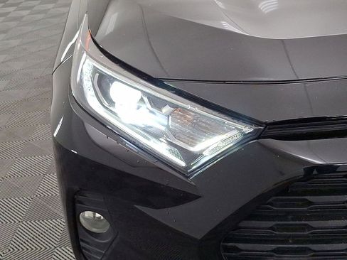Used 2021 Toyota RAV4 XLE w/ Convenience Package image 27