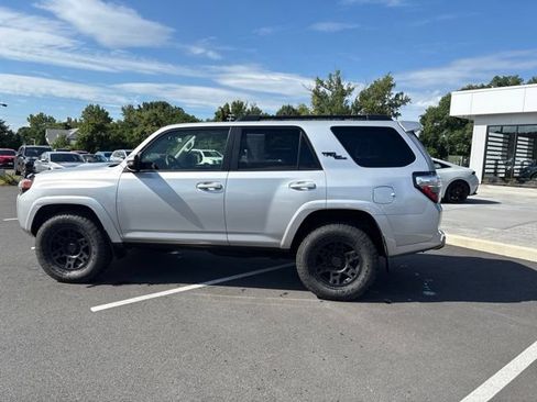 Used 2021 Toyota 4Runner TRD Off-Road Premium w/ Moonroof Package AWD/4WD image 9