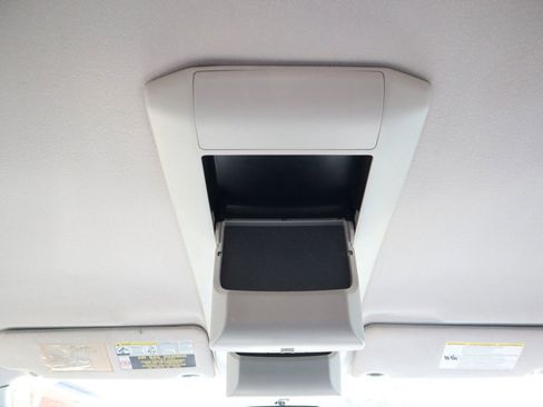 Used 2011 Toyota Tundra 2WD CrewMax w/ Tow Pkg image 28