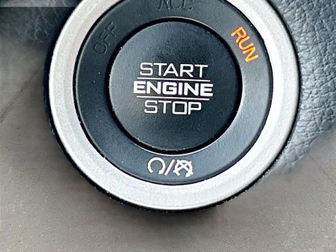 Used 2024 RAM 1500 Laramie AWD/4WD image 34