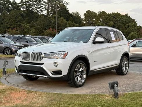 Used 2017 BMW X3 sDrive28i RWD image 3
