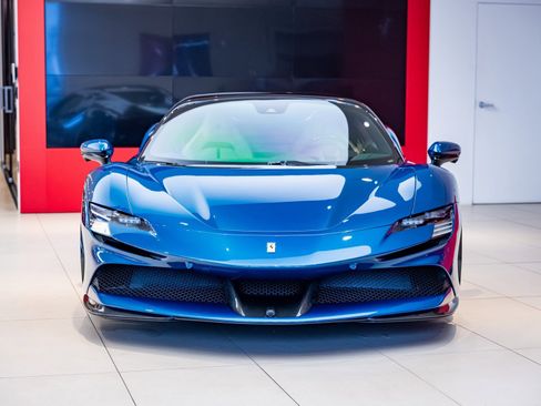 Used 2025 Ferrari SF90 Spider image 28