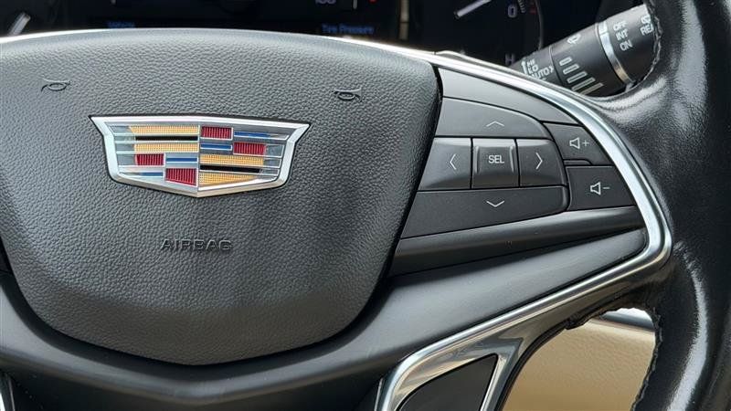 Used 2018 Cadillac XT5 Luxury w/ Driver Awareness Package AWD/4WD image 33