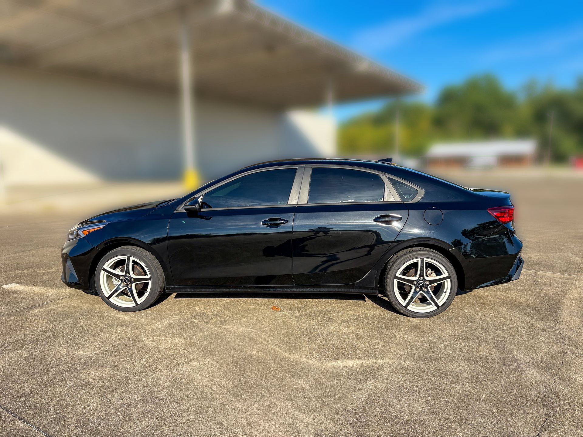 Used 2024 Kia Forte LXS w/ LXS Technology Package FWD image 5