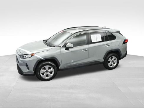 Used 2020 Toyota RAV4 XLE FWD image 31