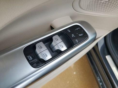 Used 2025 Mercedes-Benz C 300 4MATIC Sedan image 14
