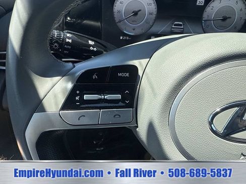 Used 2023 Hyundai Elantra SEL w/ Convenience Package FWD image 27