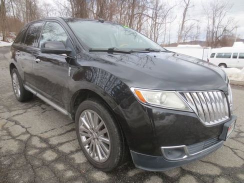 Used 2011 Lincoln MKX AWD w/ 102A Rapid Spec Order Code image 2