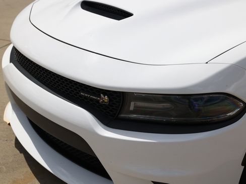 Used 2018 Dodge Charger R/T Scat Pack RWD image 31