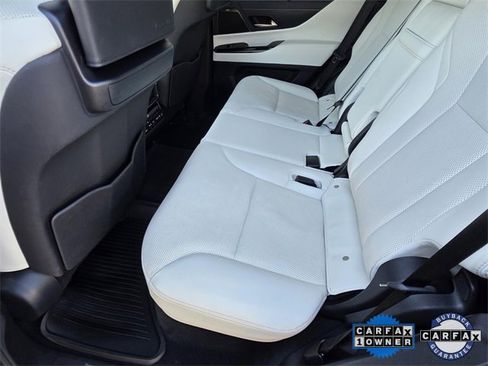 Used 2023 Lexus LX 600 4WD w/ Luxury Package image 9